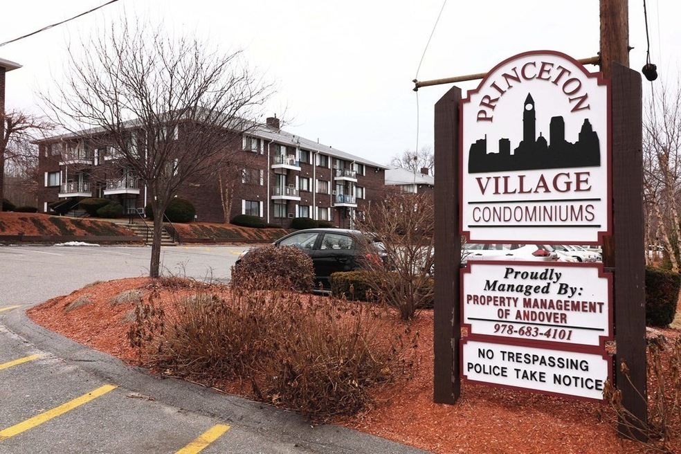 270 E Haverhill St unit 16, Lawrence, MA 01841 - photo 1