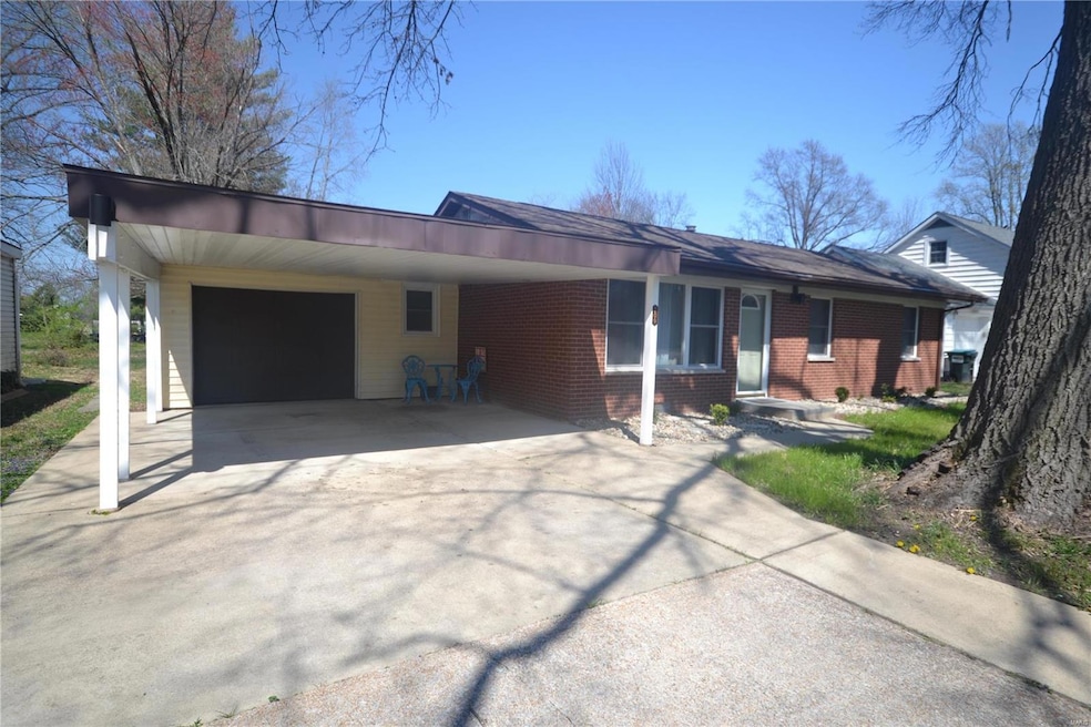 209 E Temple St, Freeburg, IL 62243 - photo 1