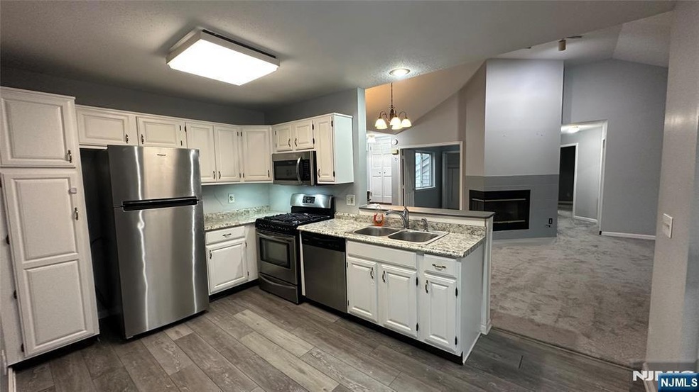 4 Harker Hill Dr unit 12-4, Hamburg, NJ 07419 - photo 1