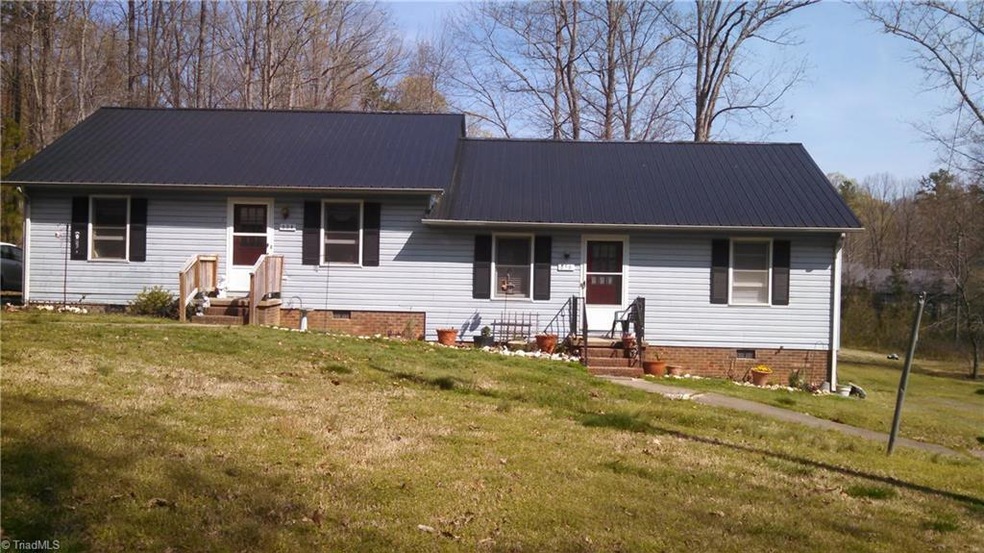 656 Glendale Dr, Asheboro, NC 27205 - photo 1