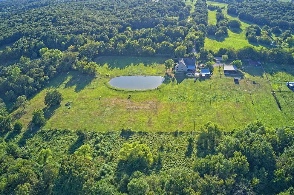 2742 County Road 147, Gainesville, TX 76240 - photo 1