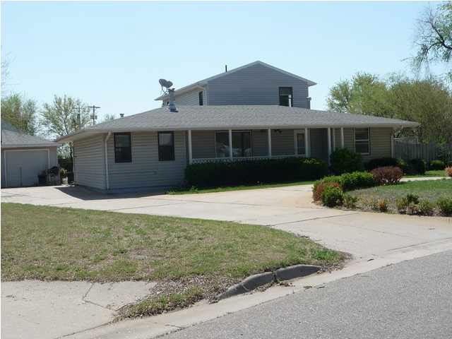 Wonderful, spacious home is quiet, isolated area. 