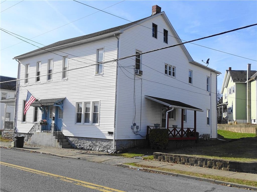 211 E Main St unit 211-B, Pen Argyl, PA 18072 - photo 1