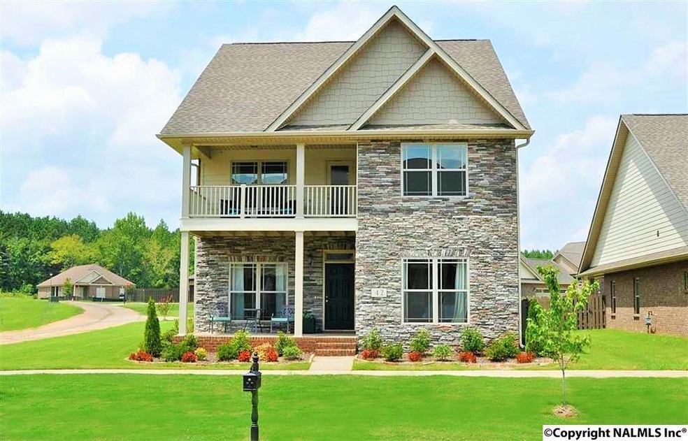 Enjoy resort living everyday in Lake Forest!