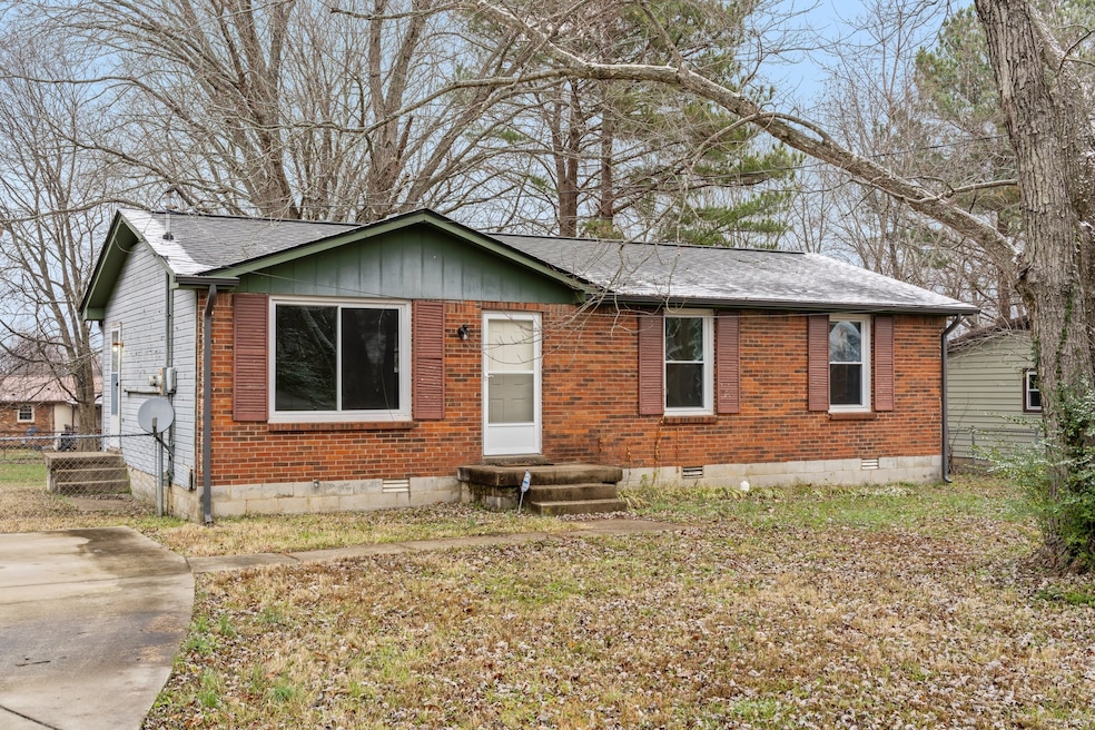 511 Jewel Dr, Clarksville, TN 37042 - photo 1