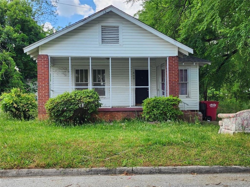 660 Robert Henry St, Macon, GA 31206 - photo 1