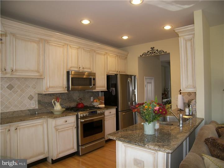 48 Charter Oak Ct unit 604, Doylestown, PA 18901 - photo 1