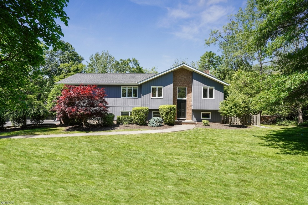 4 Bear Brook Ct, Livingston, NJ 07039 - photo 1