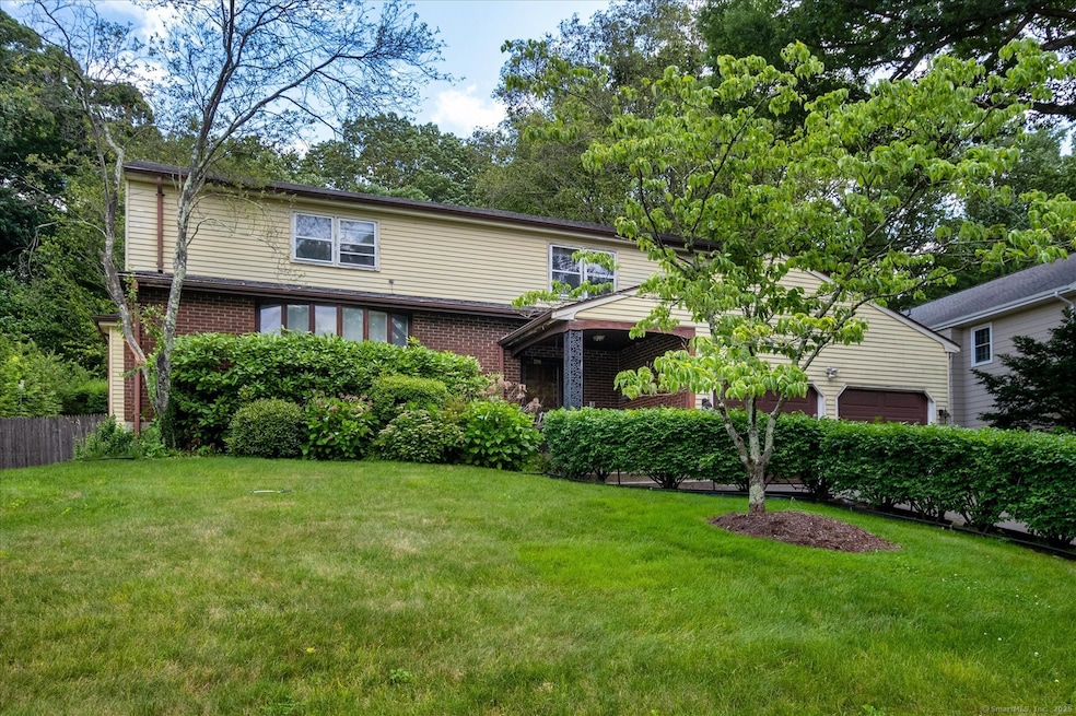 60 Fox Chase Ln, West Hartford, CT 06107 - photo 1