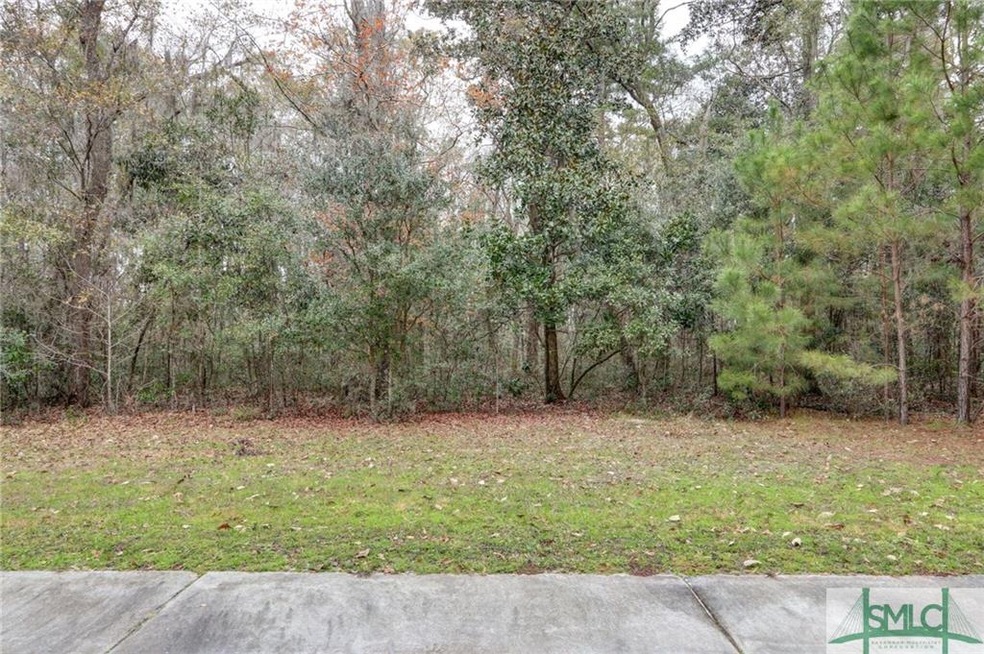 Front view of homesite. Lots of beautiful trees to