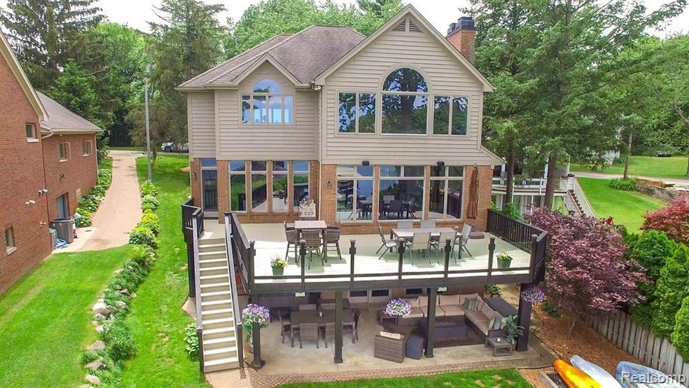 561 Shady Oaks by WCB (155).jpg