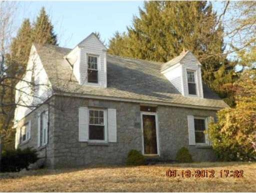 213 Douglas St, Uxbridge, MA 01569 - photo 1