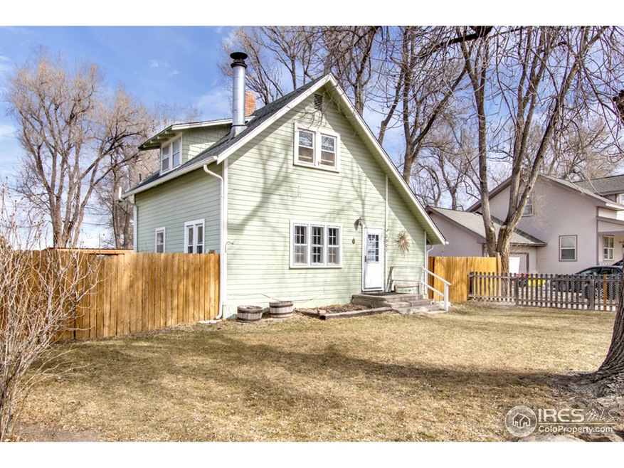 Welcome home to 3902 Franklin