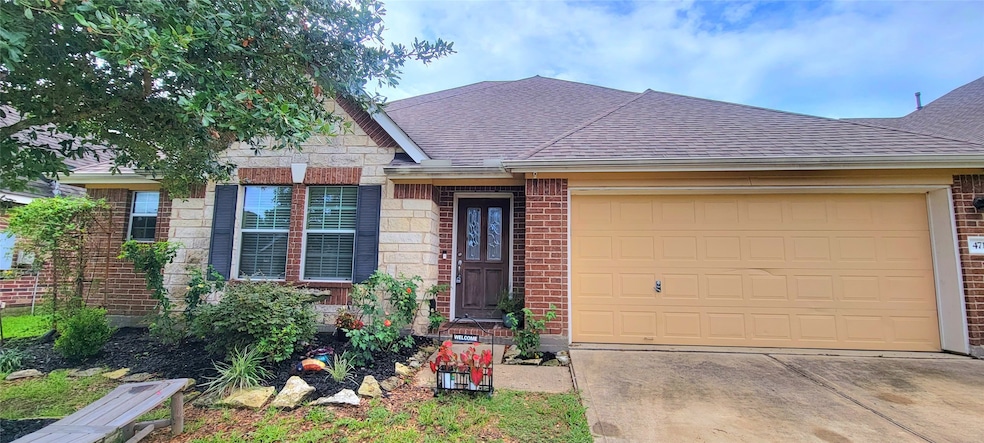 4711 Lake Rim Dr, Alvin, TX 77511 - photo 1