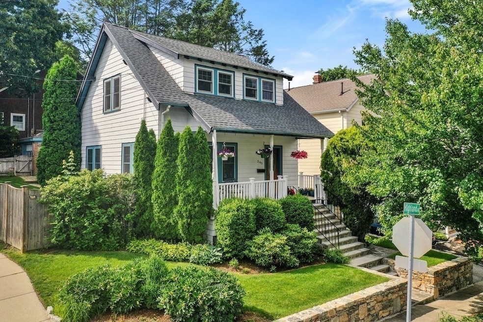 Sold $940,000 • Co-Listing Agent