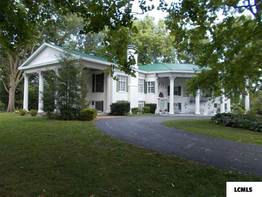 700 N Union St, Lincoln, IL 62656 - photo 1