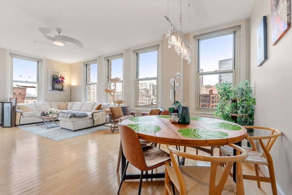 Lincoln Plaza II unit L618, Boston, MA 02111 - photo 1