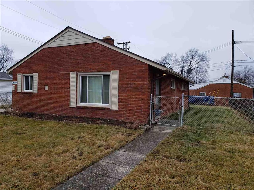 26229 Dale Ct, Roseville, MI 48066 - photo 1