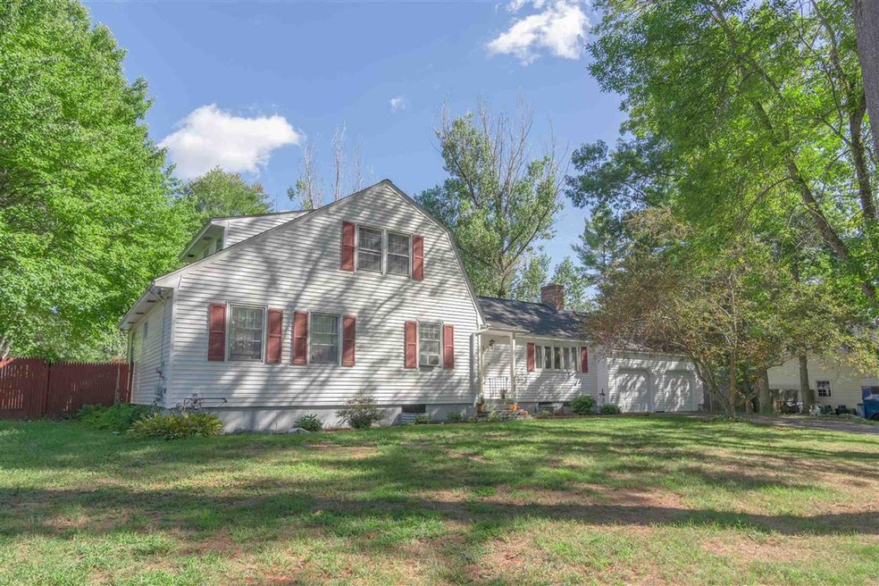 7 Fernwood Dr, MerriMacK, NH 03054 - photo 1