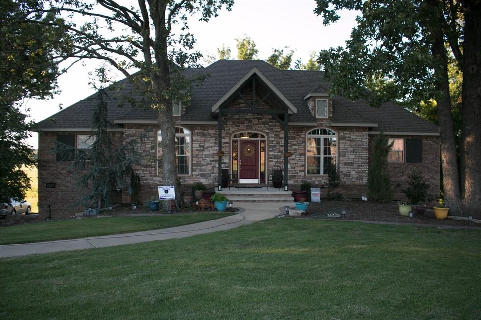 1320 Major Pindall Cir, Prairie Grove, AR 72753 - photo 1