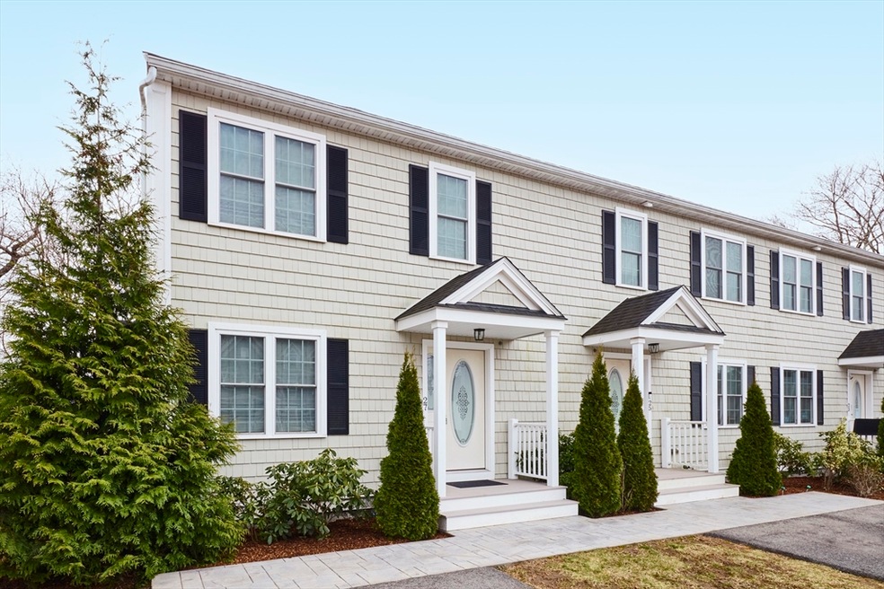 27 Clark St unit 27, Abington, MA 02351 - photo 1