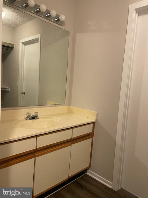 1506 Summerchase Ct, Reston, VA 20194 - photo 1