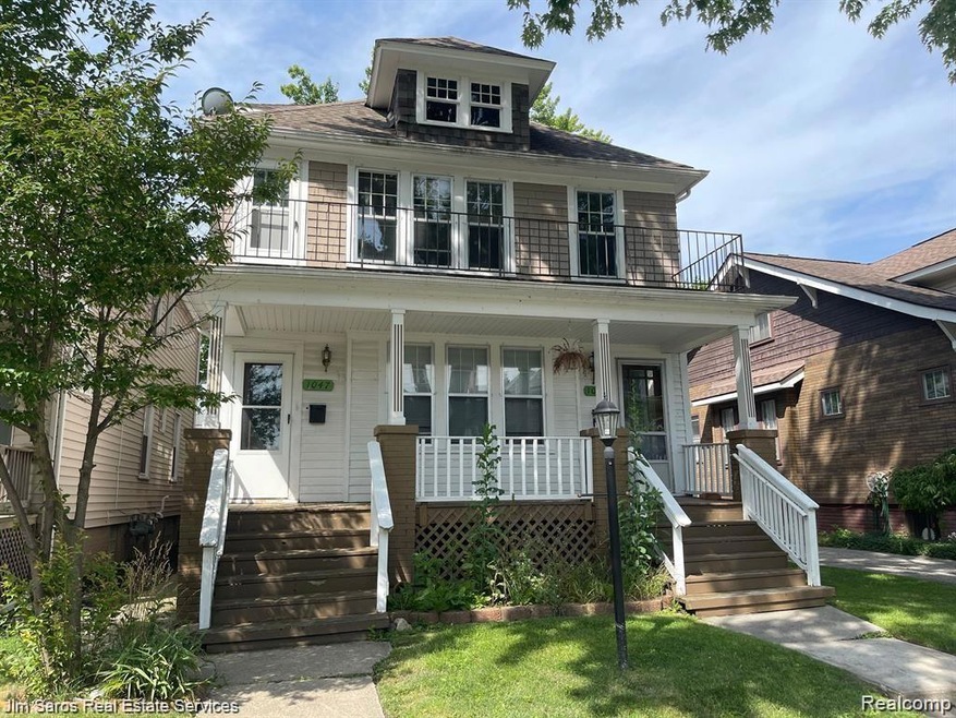 1047 Wayburn St unit 1049, Grosse Pointe, MI 48230 - photo 1