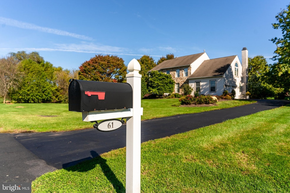 61 Paddock Cir, Spring City, PA 19475 - photo 1