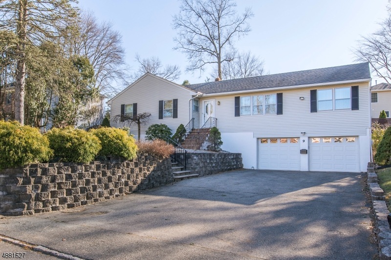 9 Roosevelt Ave, East Hanover, NJ 07936 - photo 1