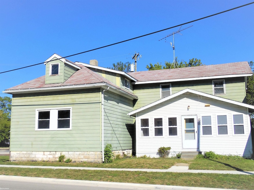 68 13th St, Port Huron, MI 48060 - photo 1