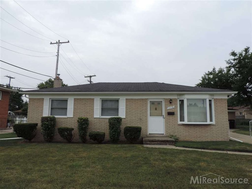 15578 Chestnut St, Roseville, MI 48066 - photo 1