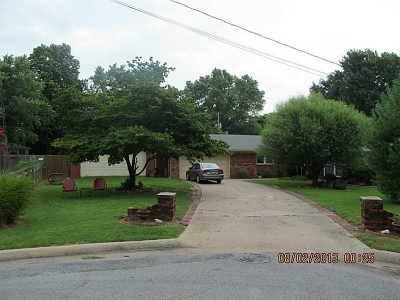 325 Crestview Dr, Bentonville, AR 72712 - photo 1