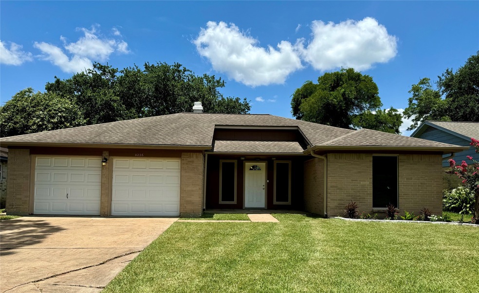 4226 Townes Forest Rd, Friendswood, TX 77546 - photo 1