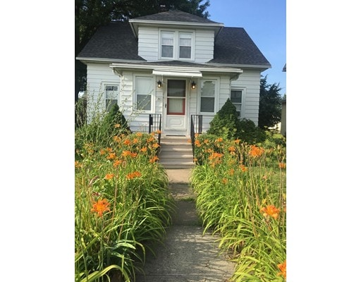 211 Fairview Ave, Chicopee, MA 01013 - photo 1