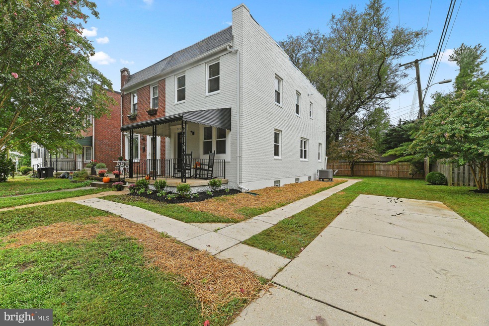 222 Maryland Ave, Towson, MD 21286 - photo 1