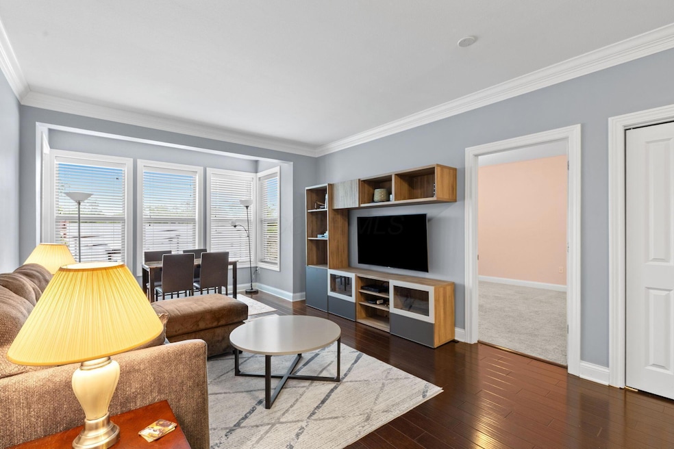 925 Ingleside #213