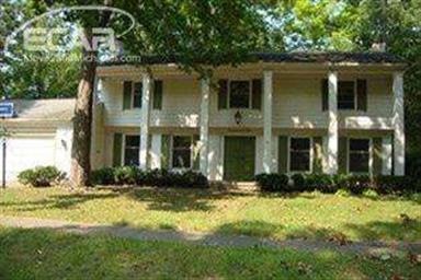 1710 Laurel Oak Dr, Flint, MI 48507 - photo 1