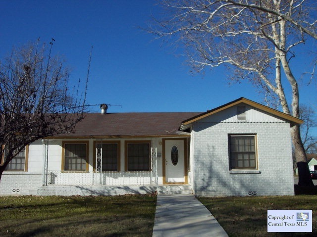 734 E Humphreys St, Seguin, TX 78155 - photo 1