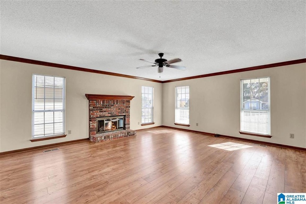 712 Jason Cir, Center Point, AL 35215 - photo 1