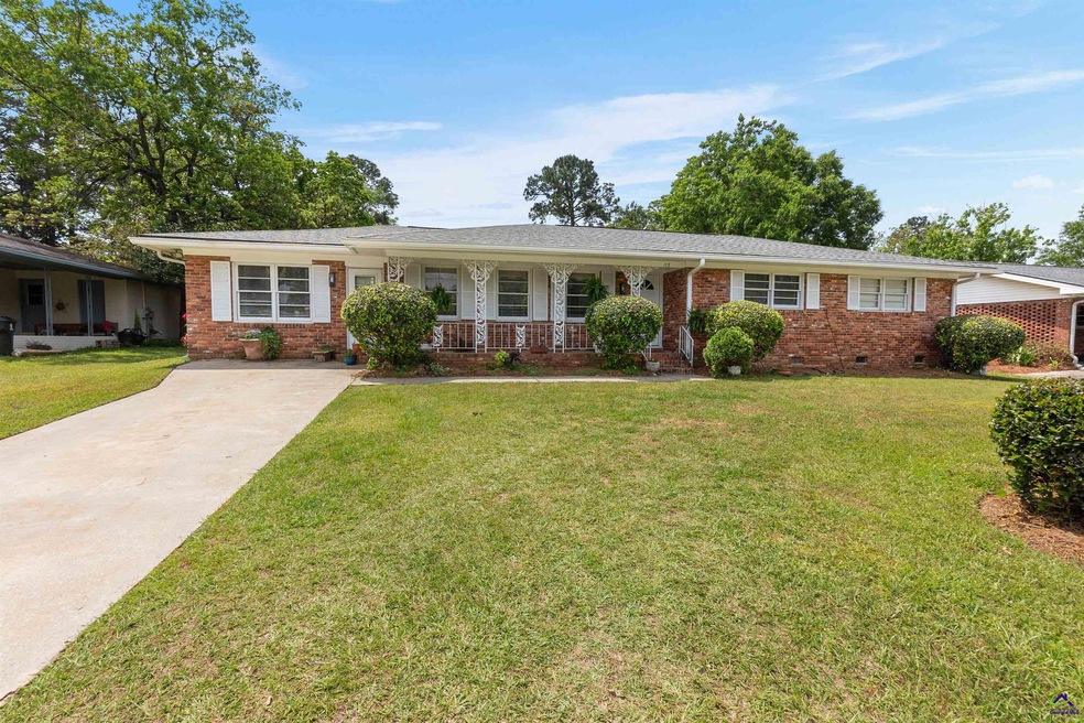 Pending $249,000 • Co-Listing Agent