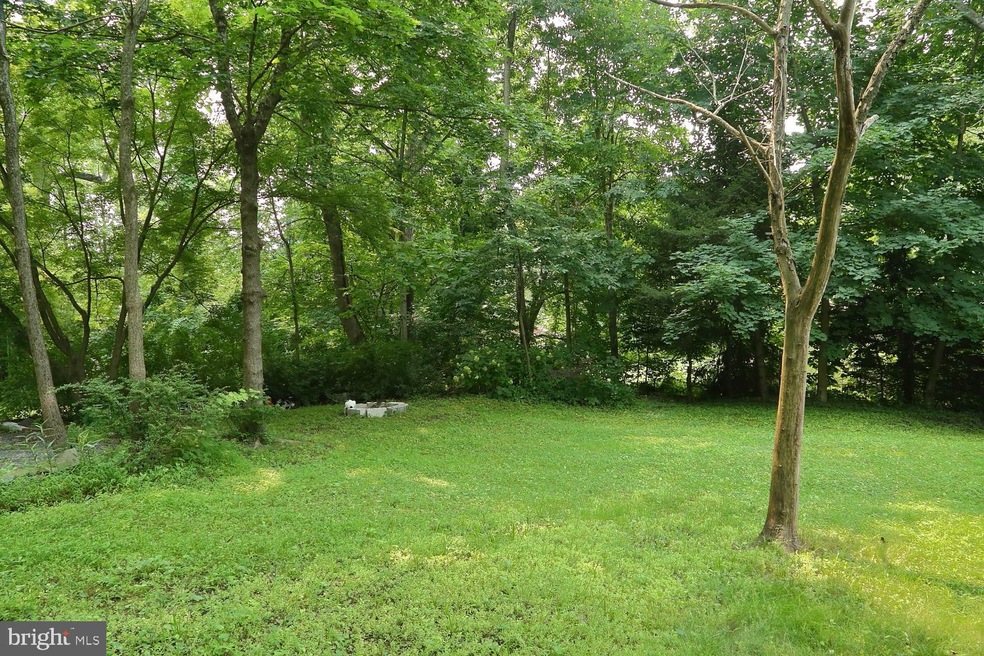 3020 Saint Peters Rd unit 25, Elverson, PA 19520 - photo 1