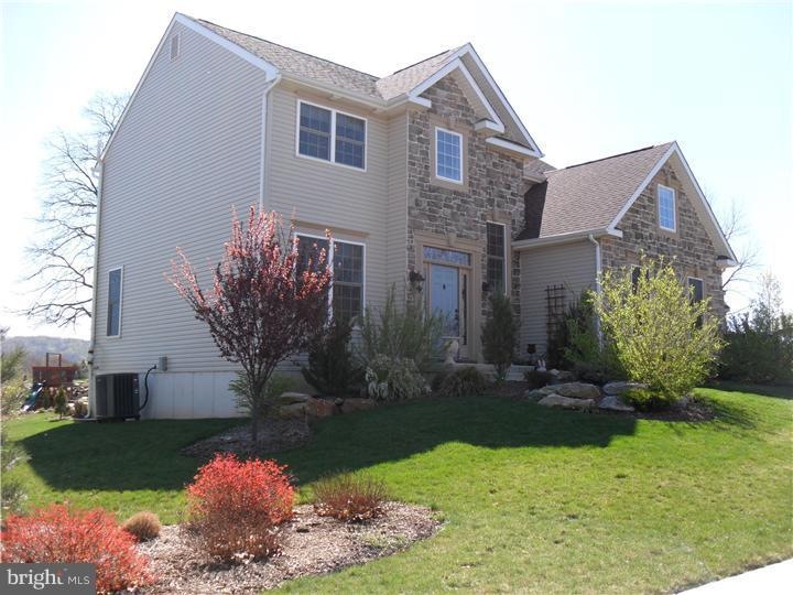 3261 Overlook Dr, Emmaus, PA 18049 - photo 1