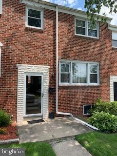 986 Circle Dr, Halethorpe, MD 21227 - photo 1