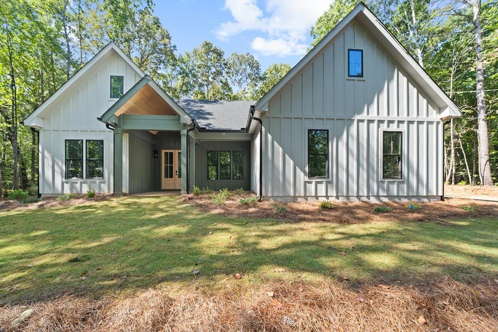 210 Lakeshore Dr SW, Eatonton, GA 31024 - photo 1