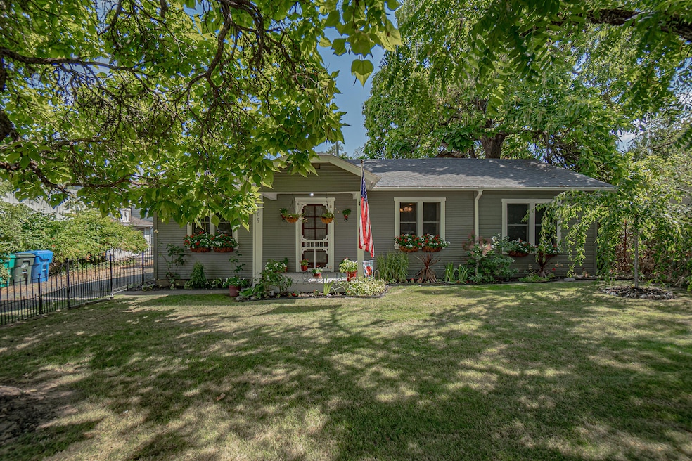 For Sale $370,000 • Co-Listing Agent