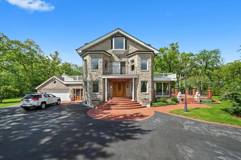 For Sale $999,900 • Co-Listing Agent