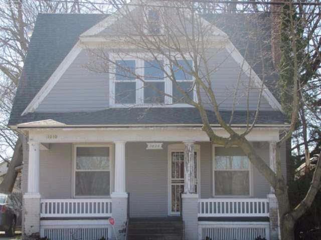 1010 S Grand Traverse St, Flint, MI 48502 - photo 1