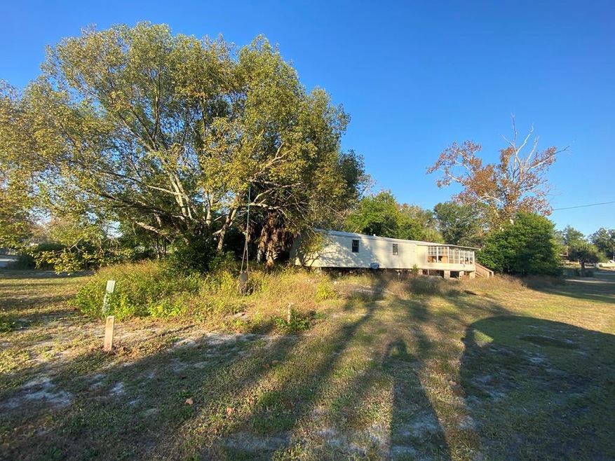 812 N West Avenue C, Carrabelle, FL 32322 - photo 1