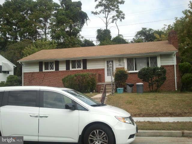 6810 Collinsdale Rd, Parkville, MD 21234 - photo 1