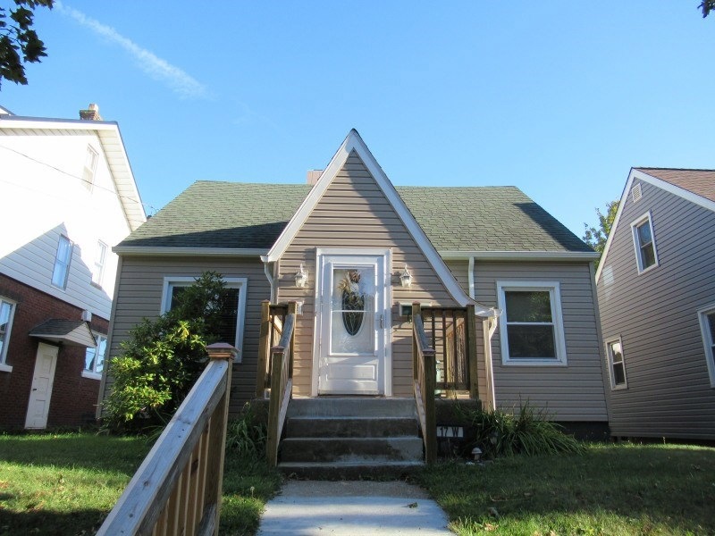Welcome Home!! Well Kept 1.5 Story Home in SW Erie.